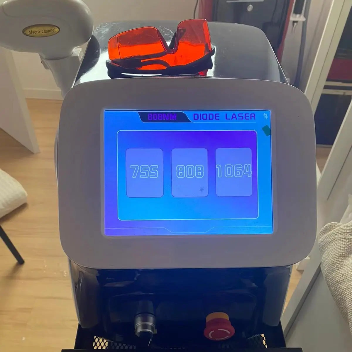 MYOSLIM 808nm Diode Laser Hair Removal Device Painless Permanent Cooling